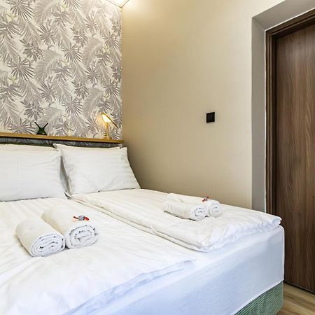 Oasis Apartment On The Broadway With Ac Budapest Eksteriør billede