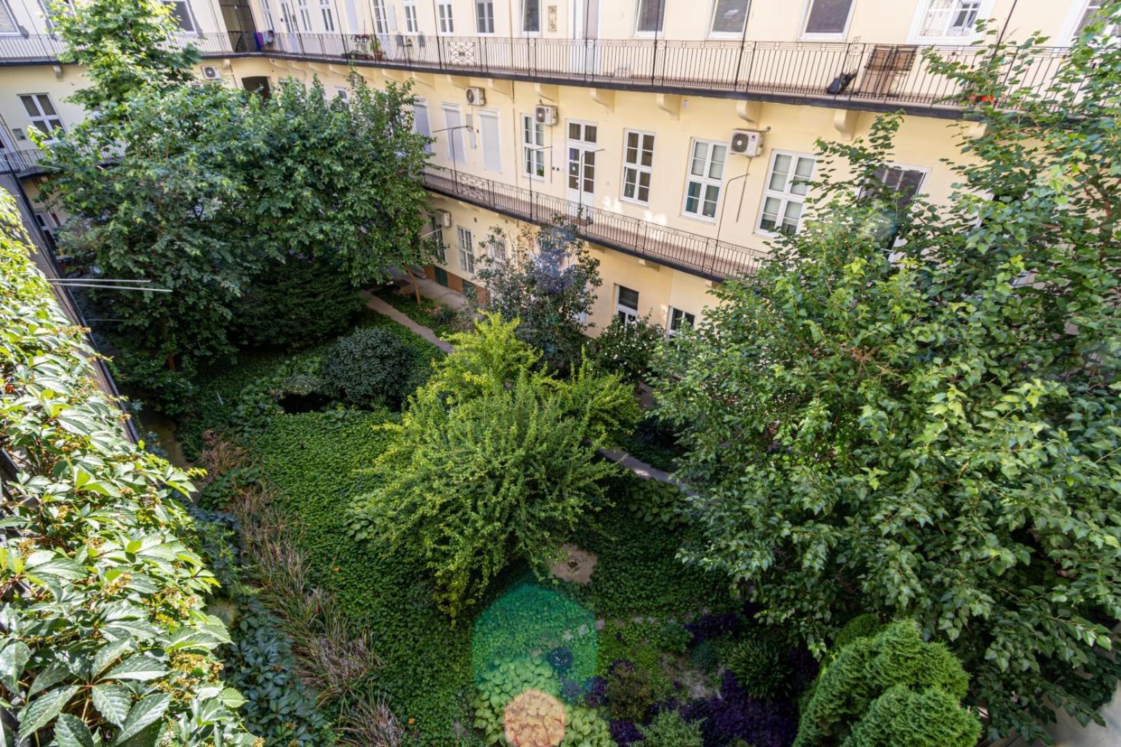 Oasis Apartment On The Broadway With Ac Budapest Eksteriør billede